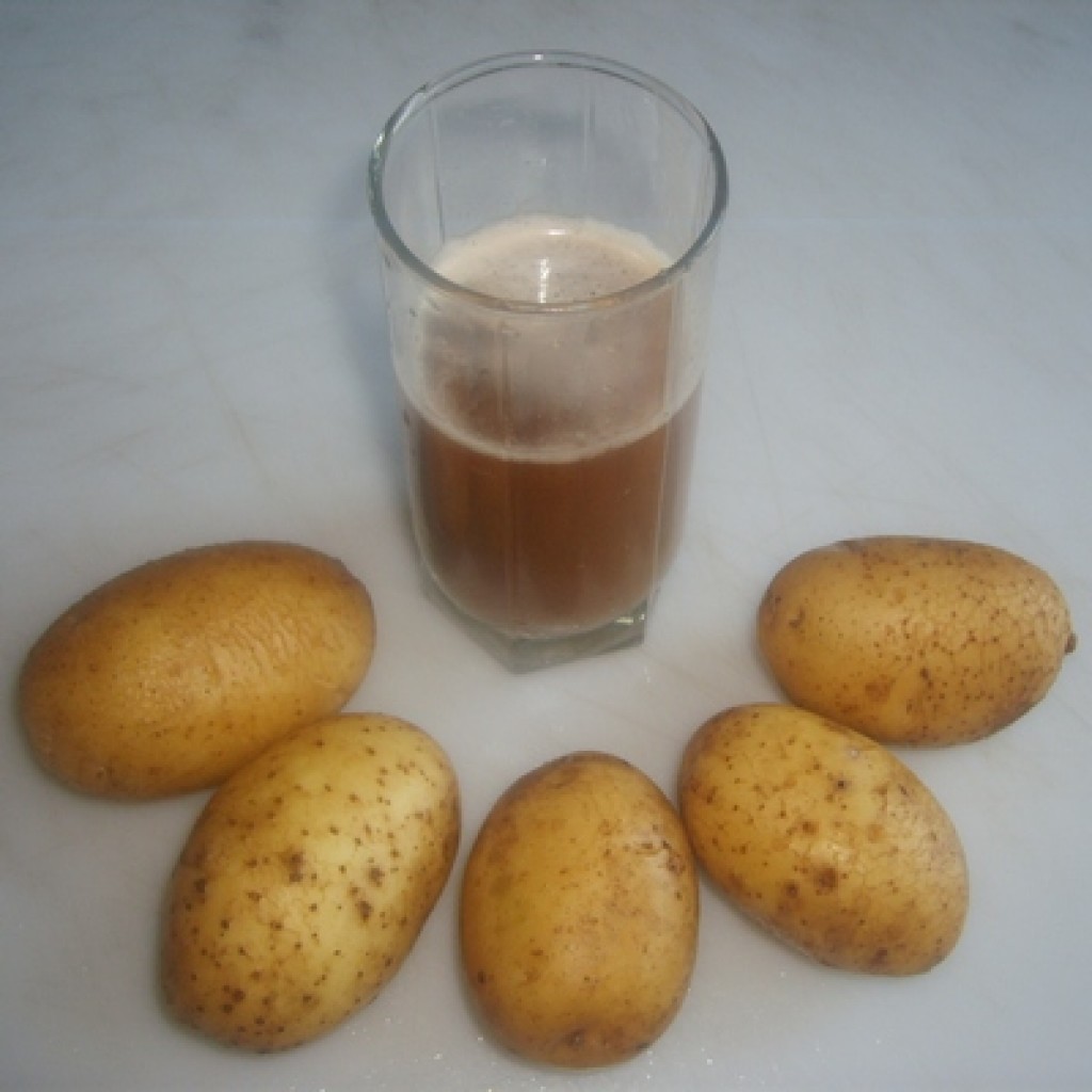 Картофель язва. Картофельный сок. Картофель и картофельный сок. Картофельный сок гастрит. Свежевыжатый картофельный сок.